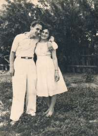 Parents: Vladimir Alexandrovich Kozlov and Anna Vasilyevna Kozlova, Lugansk, 1960.