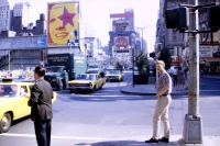 Ondřej Čapek na newyorském Times Square (1968)