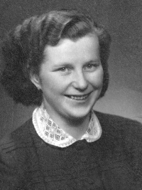 Marie Obrusníková, asi roku 1954