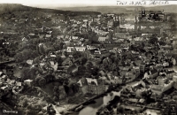 Foto města Bamberk na pohlednici, vpravo nahoře je označena továrna Spinerei, kde pamětnice pracovala, rok 1943