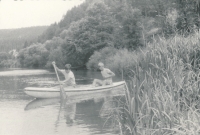 Bratři Svobodovi na lodi v Choceradech, 1970/1971