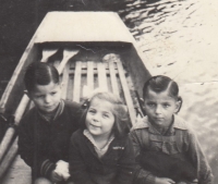 Vlastislav Musil (left) with his sister and brother