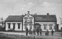 Pohlednice s hostincem Výhoda mezi Dolním Benešovem a Bolaticemi na Hlučínsku. Tady vyrůstal manžel Cecílie Hartošové Emerich Hartoš před tím, než musel narukovat do wehrmachtu