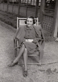 Maminka pamětnice Jana Polášková, Hrubá Skála, 1943