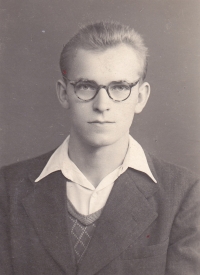 František Kostelanský před studiem v Hájku, 1949