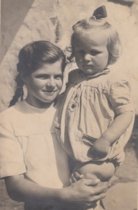 Dagmar Stachová with a girl who took care of her while she was living in a gamekeeper's lodge, photo taken before her parents had been arrested 