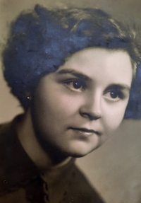 Jarmila Zaviačičová, Pedagogická škola Kroměříž, maturita, 1956