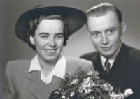 Wedding of parents, 1944