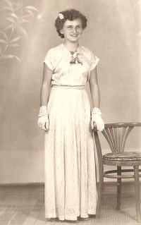 Future wife Silvie Kozáčková, 1955