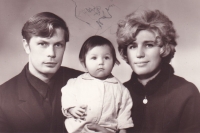 Ehlla Nesterenko and her parents 