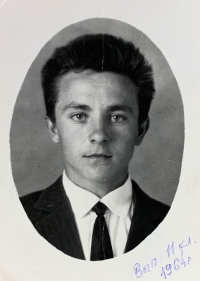 Eduard Shepelskyi in the 11th grade, 1964