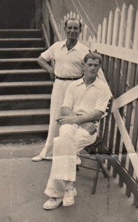 Father of the witness - in front, at the Circus Kludský, 1939 - 1945