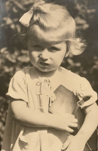 Zdenka as a three-year-old in 1948