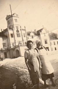 Mother of the witness- left, military infirmary, Vráž u Písku, 1939-1945