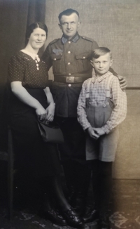 Helga Bláhová's father in German uniform