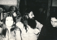 Vlastimil Vincenec (centre) with his wife Jiřina Vincenecová in the U Betlémská kaple pub, 2nd half of the 1970s, Prague