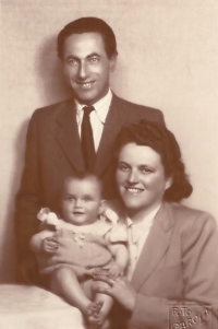 Jana with her parents, first birthday, Prague 1947