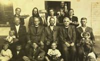 Family in 1945.
Top row from left: mother Bohumila, mother's aunt Vlasta, grandfather's brother - uncle Josef, mother's sister Marie.
Second row from left: dad František with little Stanislav, father Kabeláč, mother's father Jan Hnilo, father Dostál - parish priest from Štítná, uncle Jan