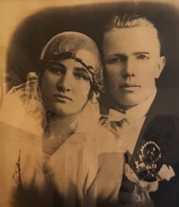 Wedding photograph of Ludmila Holbová's parents, 1931