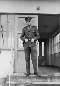 As a warden in Vykmanov prison, 1975