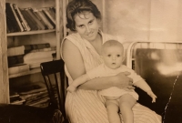 Liana with her mother, 1962/1963