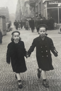 Vlasta Wernerová with her sister in Na Příkopech Street