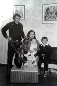 Viacheslav Babak with his wife Tetiana and children Sashko and Ola, 1988