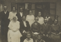 Grandparents Viliam and Berta Berger with their children in Ľubietová – my father was the youngest – 1922