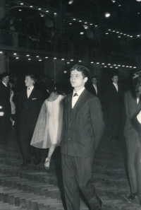 Graduation Ball, Lucerna; 1967